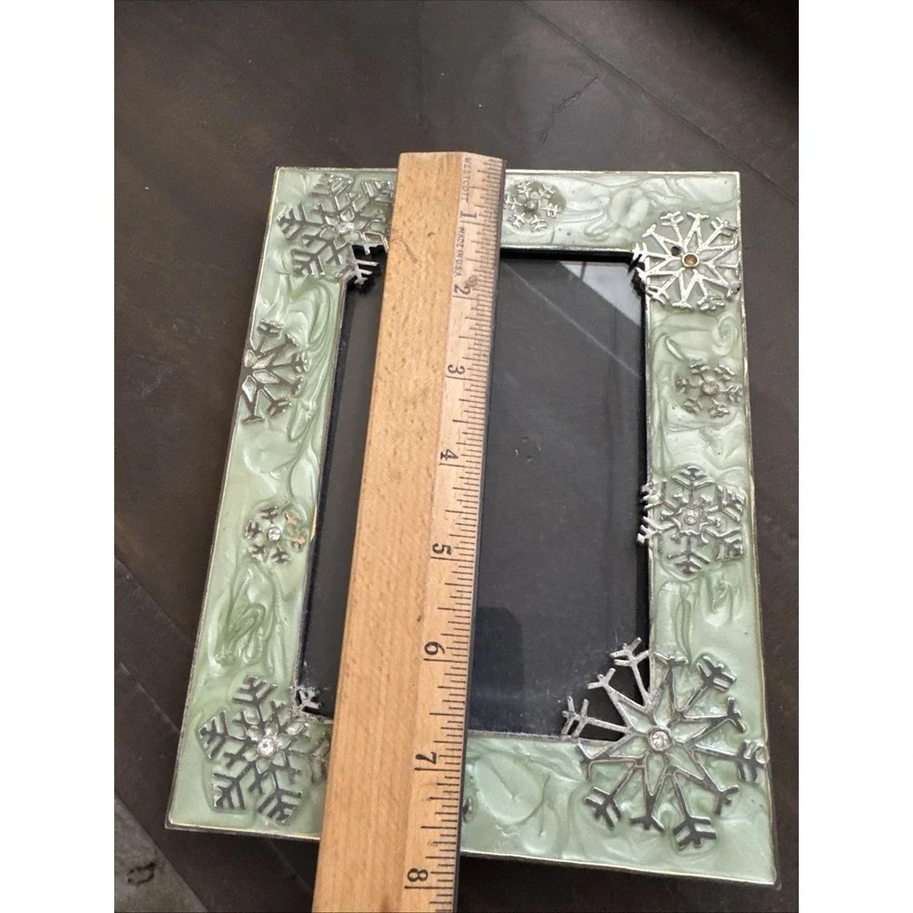 Metal Picture Frame Enamel Border Winter Frost With Snowflakes 4x6
